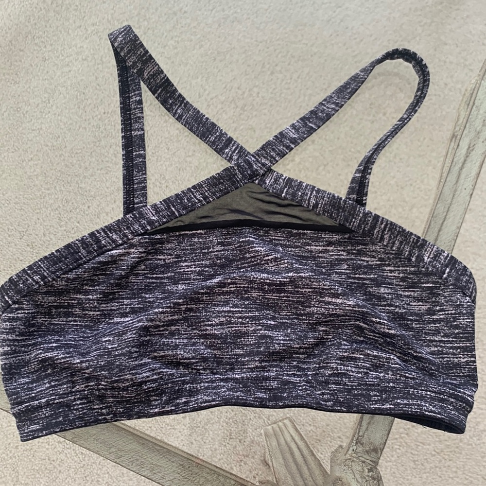 Victoria’s Secret VSX Sport Cross Neck Sports Bra S